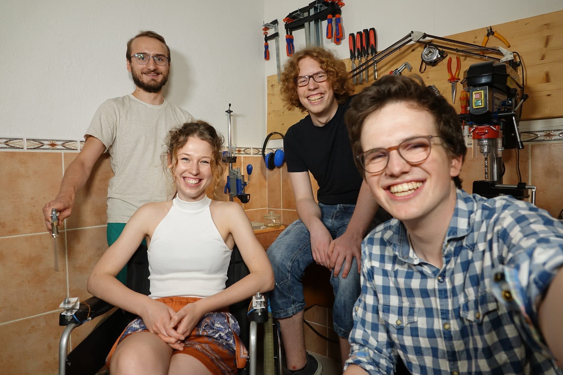 Arbeit am Prototyp in der Werkstatt.